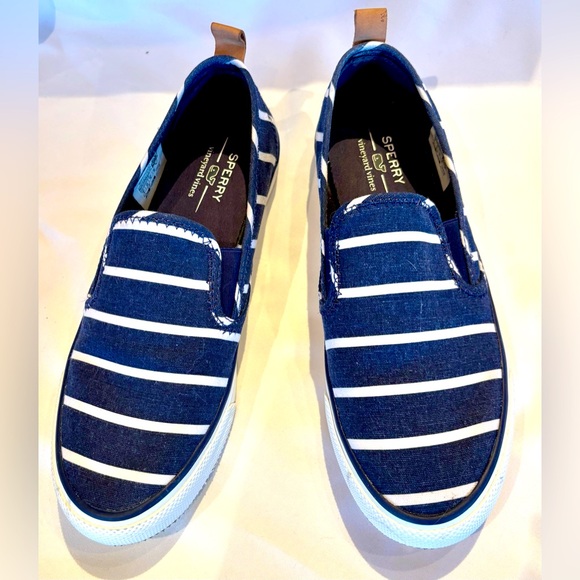 Sperry Seaside Canvas Navy Stripe Sneaker Size 8 - Picture 2 of 4